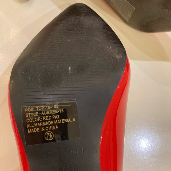 Red, Patent Leather Pumps - Picture 4 of 7